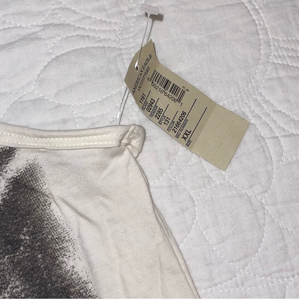 Bundle of Two Graphic Tanks American Eagle NWT - Picture 6 of 12